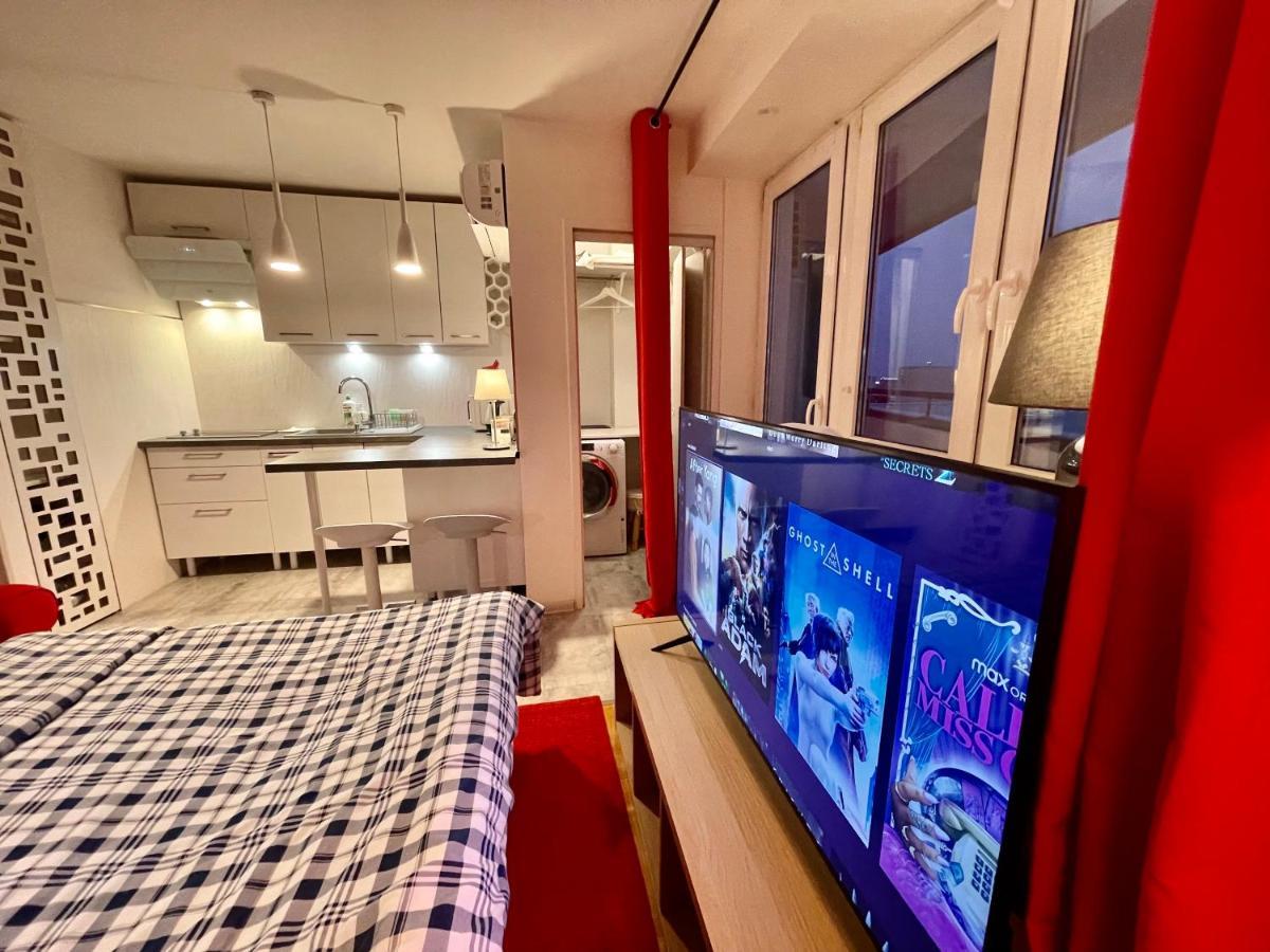 Love Metro Wifi 300Mbs 65'Tv Netflix Hbo Appletv+ Варшава Екстериор снимка